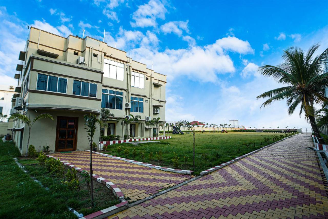 Silver Sand Eco Resort !! Beachfront !! With Biggest Pool And Huge Open Area !! Ideal For Weddings !! Couple Friendly !! Мандармони Екстериор снимка
