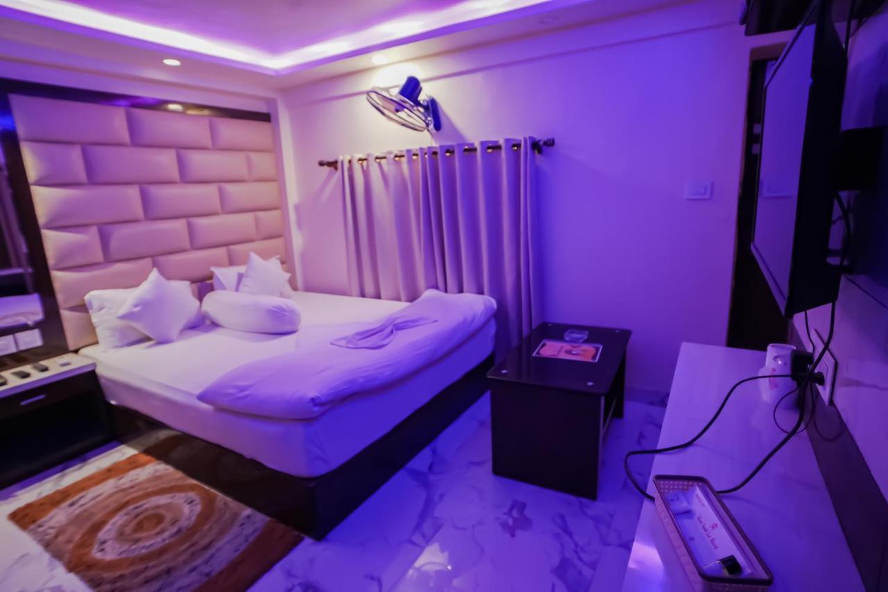 Silver Sand Eco Resort !! Beachfront !! With Biggest Pool And Huge Open Area !! Ideal For Weddings !! Couple Friendly !! Мандармони Екстериор снимка