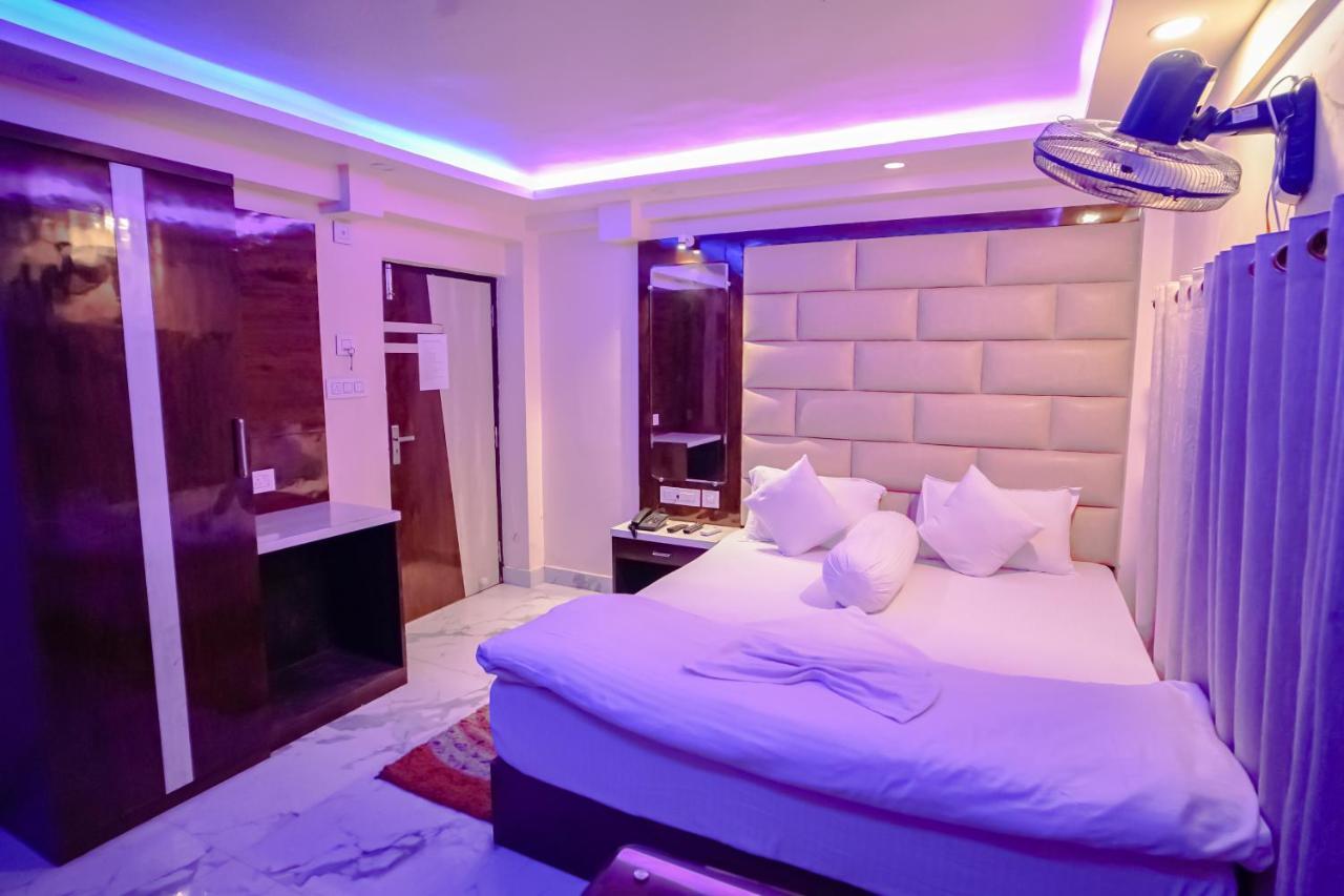Silver Sand Eco Resort !! Beachfront !! With Biggest Pool And Huge Open Area !! Ideal For Weddings !! Couple Friendly !! Мандармони Екстериор снимка