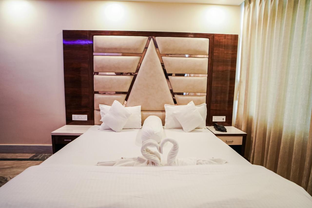 Silver Sand Eco Resort !! Beachfront !! With Biggest Pool And Huge Open Area !! Ideal For Weddings !! Couple Friendly !! Мандармони Екстериор снимка