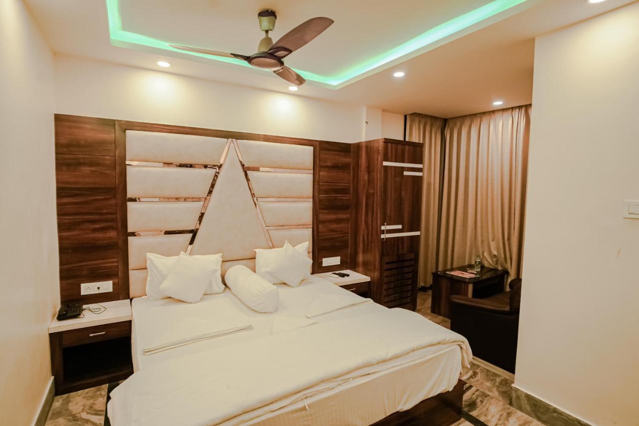 Silver Sand Eco Resort !! Beachfront !! With Biggest Pool And Huge Open Area !! Ideal For Weddings !! Couple Friendly !! Мандармони Екстериор снимка
