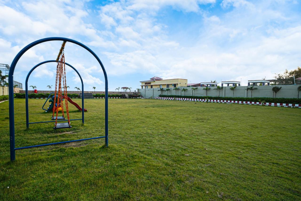 Silver Sand Eco Resort !! Beachfront !! With Biggest Pool And Huge Open Area !! Ideal For Weddings !! Couple Friendly !! Мандармони Екстериор снимка