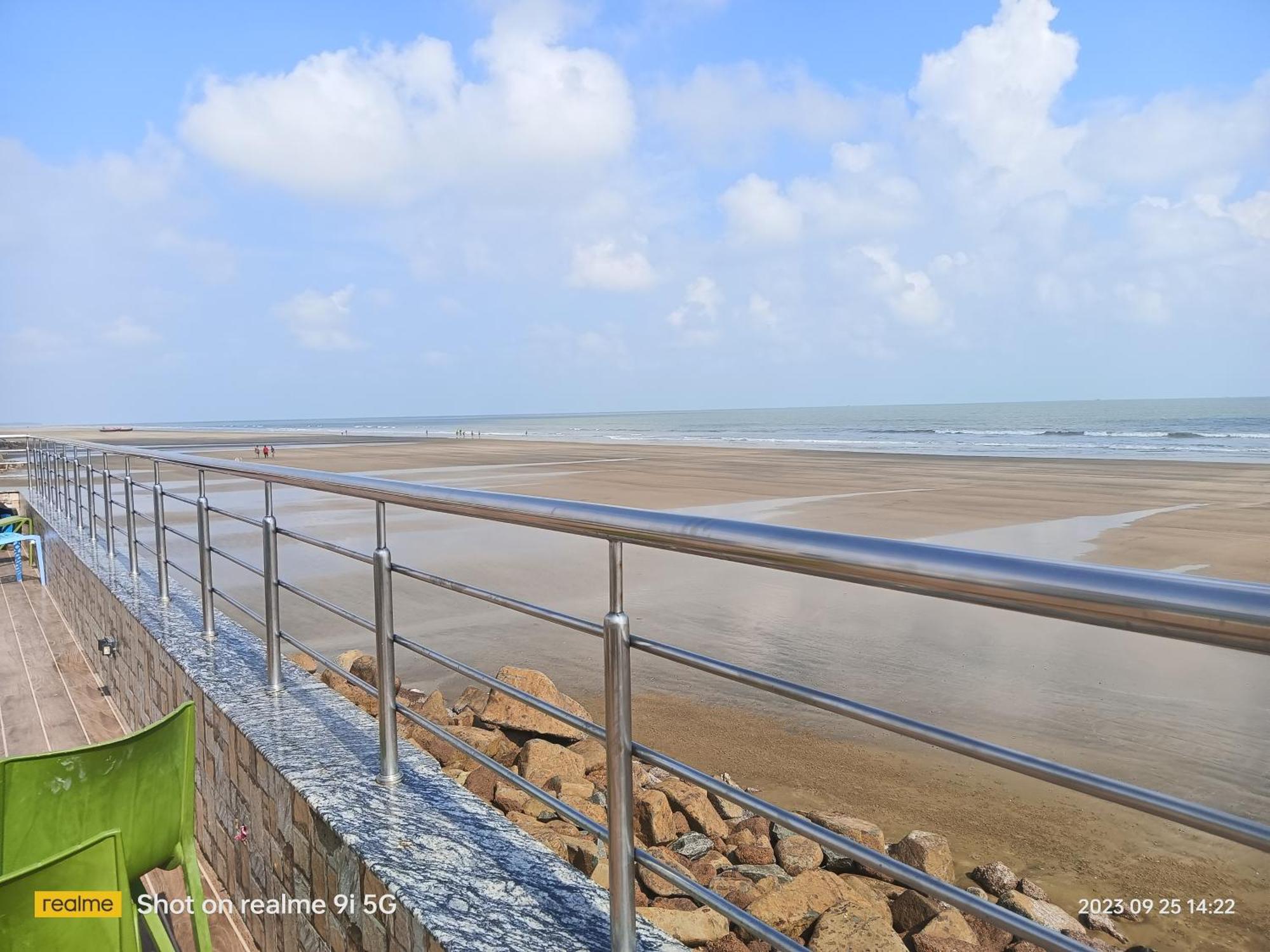 Silver Sand Eco Resort !! Beachfront !! With Biggest Pool And Huge Open Area !! Ideal For Weddings !! Couple Friendly !! Мандармони Екстериор снимка