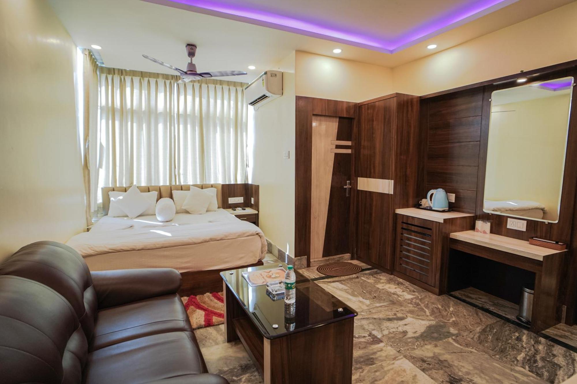 Silver Sand Eco Resort !! Beachfront !! With Biggest Pool And Huge Open Area !! Ideal For Weddings !! Couple Friendly !! Мандармони Екстериор снимка