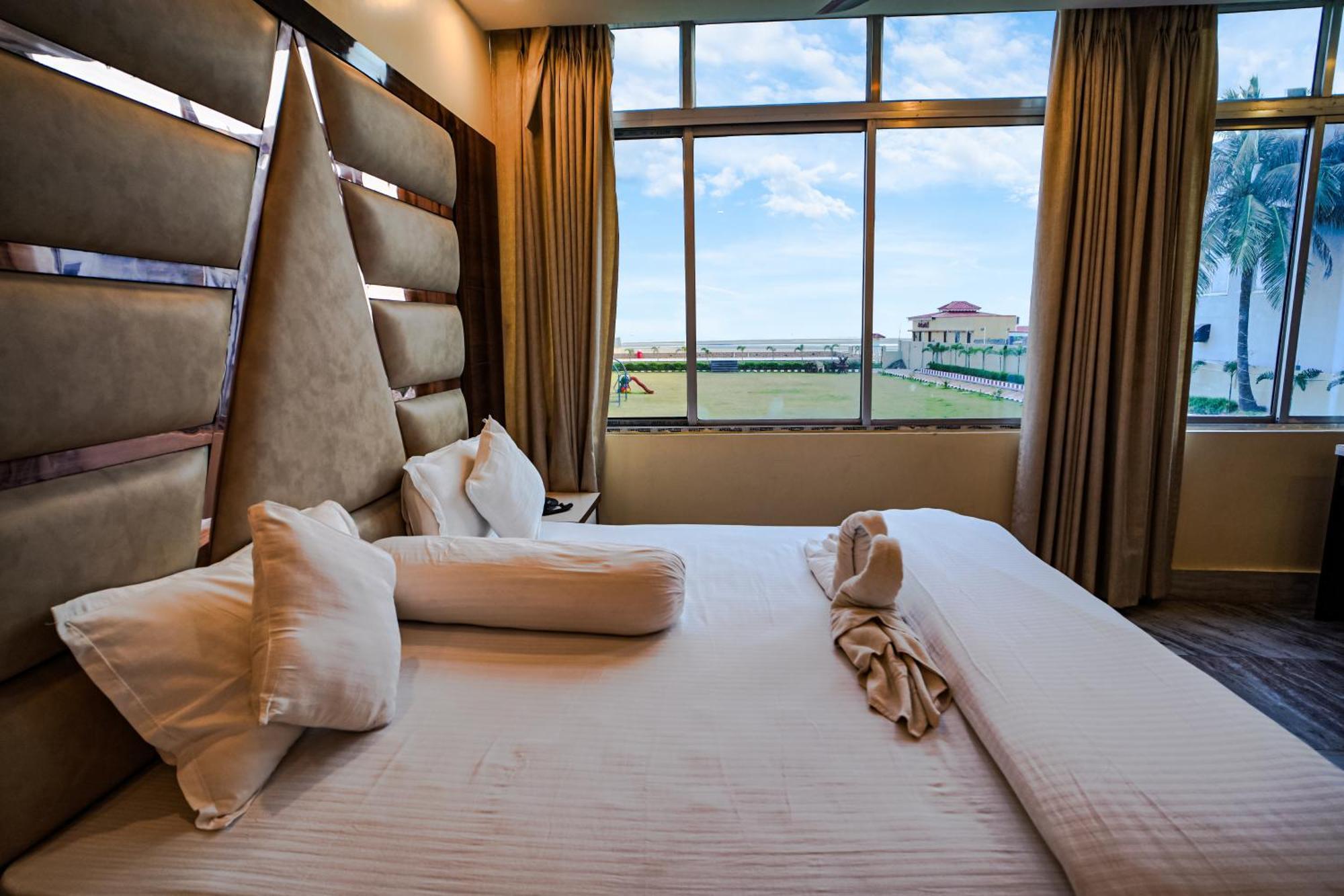 Silver Sand Eco Resort !! Beachfront !! With Biggest Pool And Huge Open Area !! Ideal For Weddings !! Couple Friendly !! Мандармони Екстериор снимка